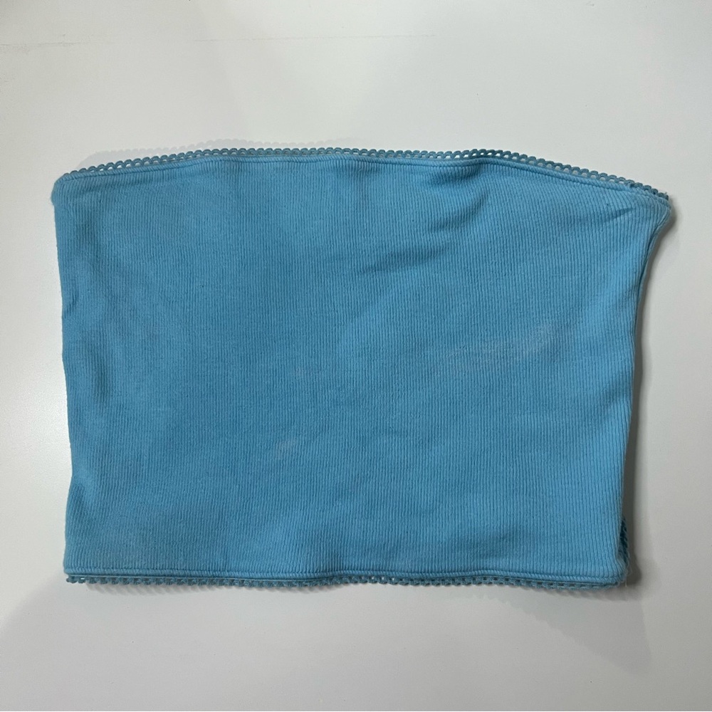 Basic blue cropped Pacsun tube top! 🦋
